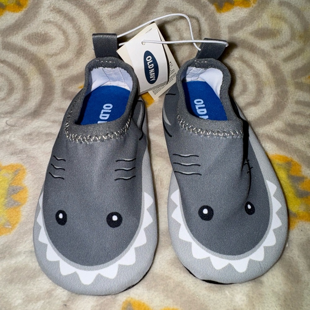 NWT swim unisex water baby infant shoes 6-12 months shark beach vacation